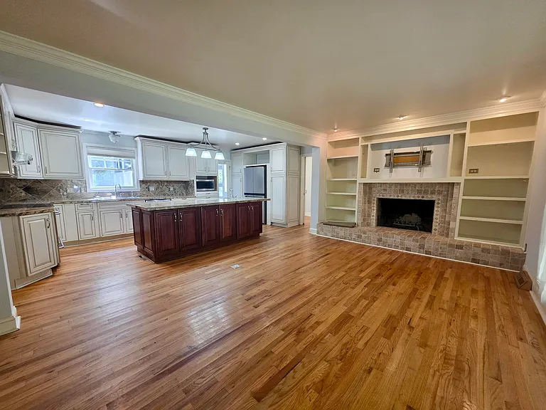 275 N Hobcaw Dr — Photo 3