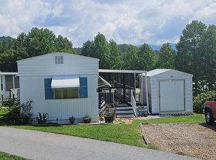 29 S Front St, Franklin, NC 28734