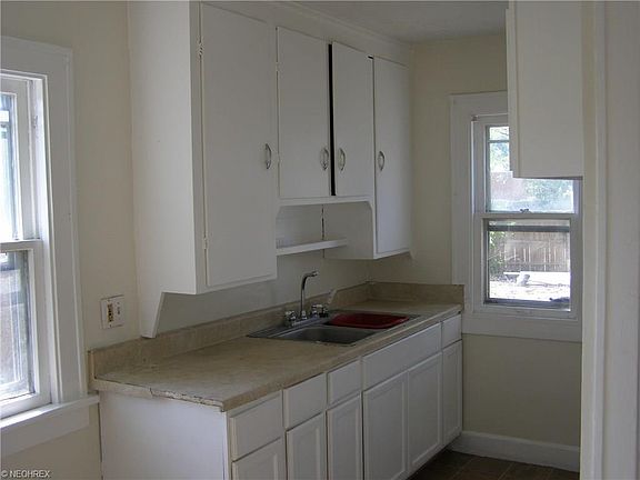 4th image of 4712 W 149th St