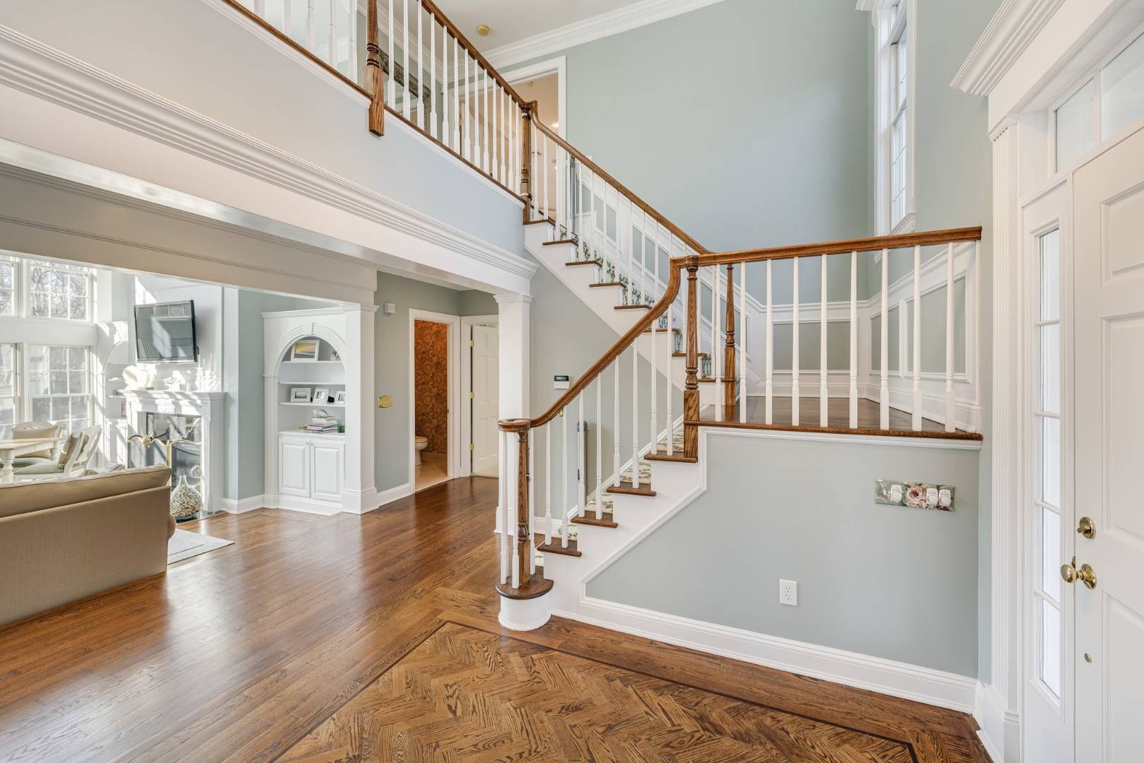  Entry foyer