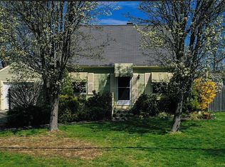 29 Fatima Dr, Bristol, RI 02809