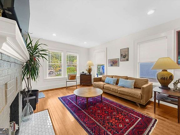 3rd image of 87 Warren St SE