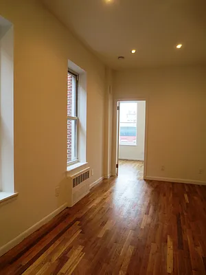 Rented by Waverly Realty Associates | media 6