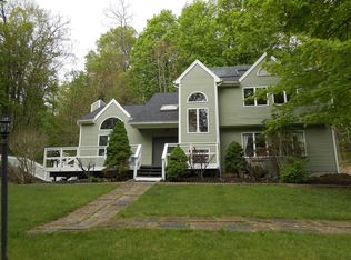 54 Flower Rd, Hopewell Junction, NY 12533