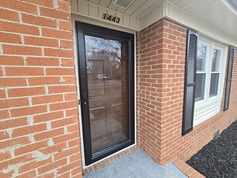 1443 Larkhall Dr — Photo 3