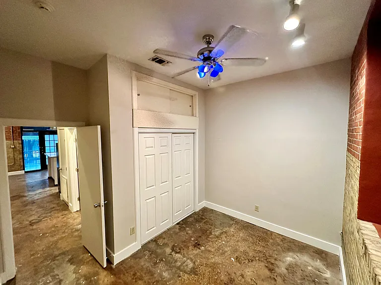 2nd Bedroom and closet