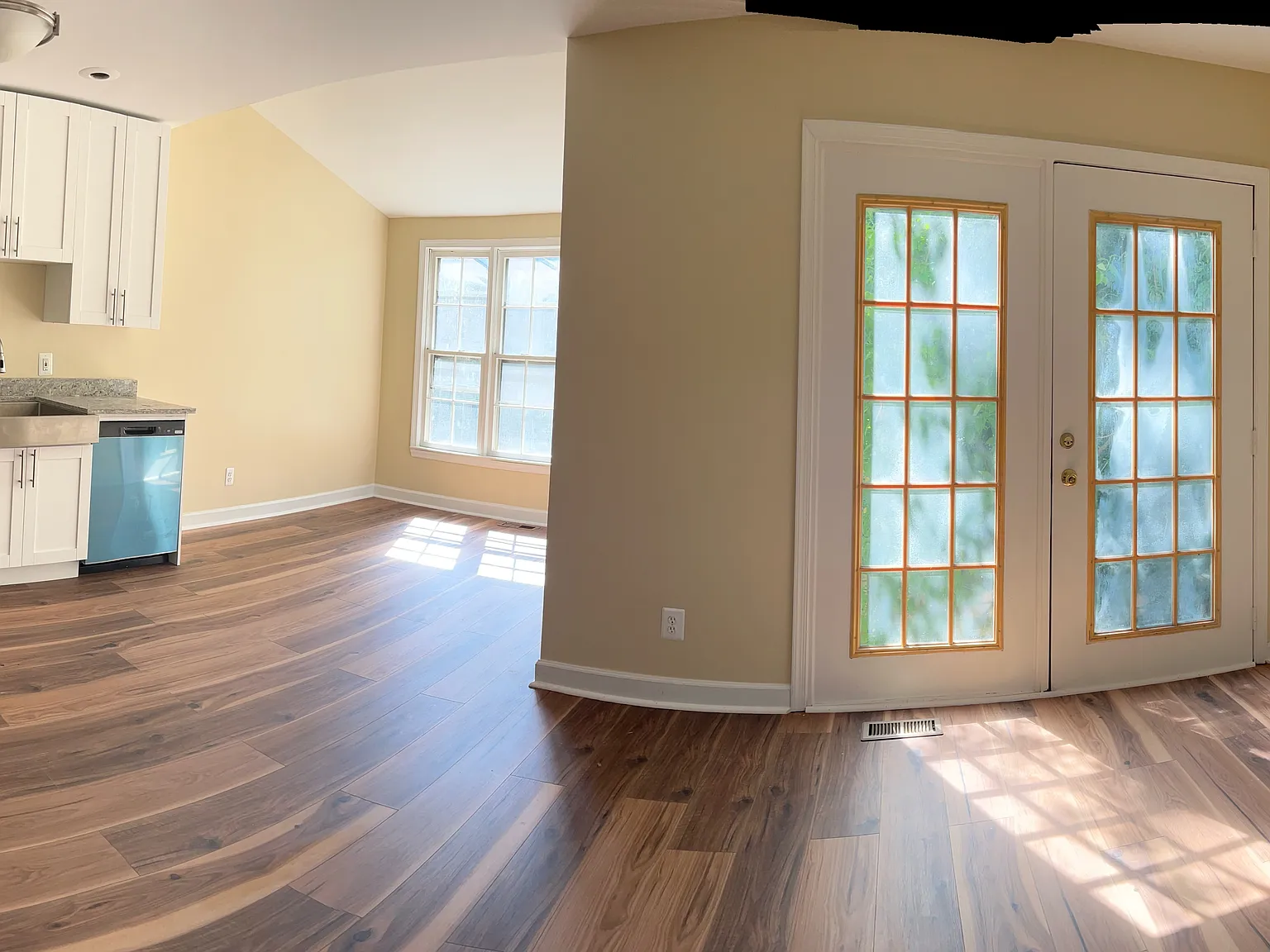4 bed, 3.5 bath, 1612 sqft, $3,000 — Photo 4