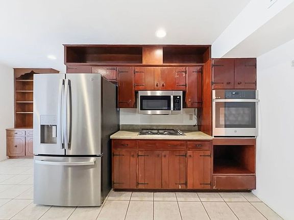 3rd image of 9000 Rancich St