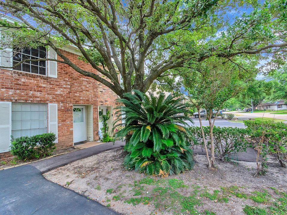 10632 Hazelhurst Dr, Houston, TX 77043 | Zillow