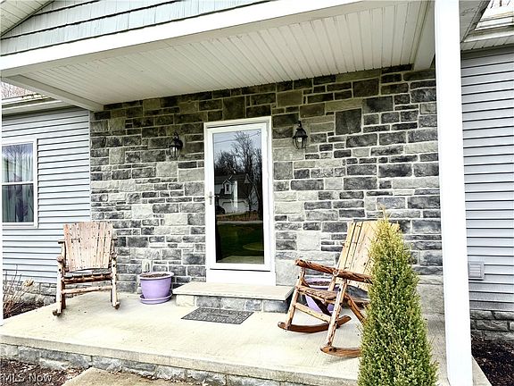 5th image of 38612 Bell Rd