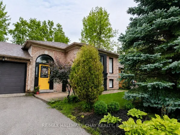 5 Harbour Cres, Wasaga Beach, ON L9Z 1G4