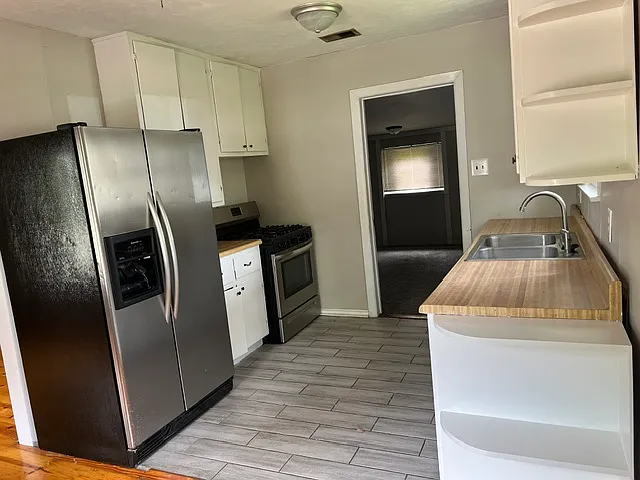 202 S Hill St — Photo 5
