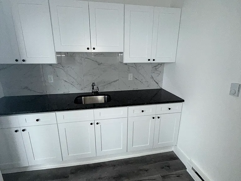 25 Riverview Pl #2L — Photo 3
