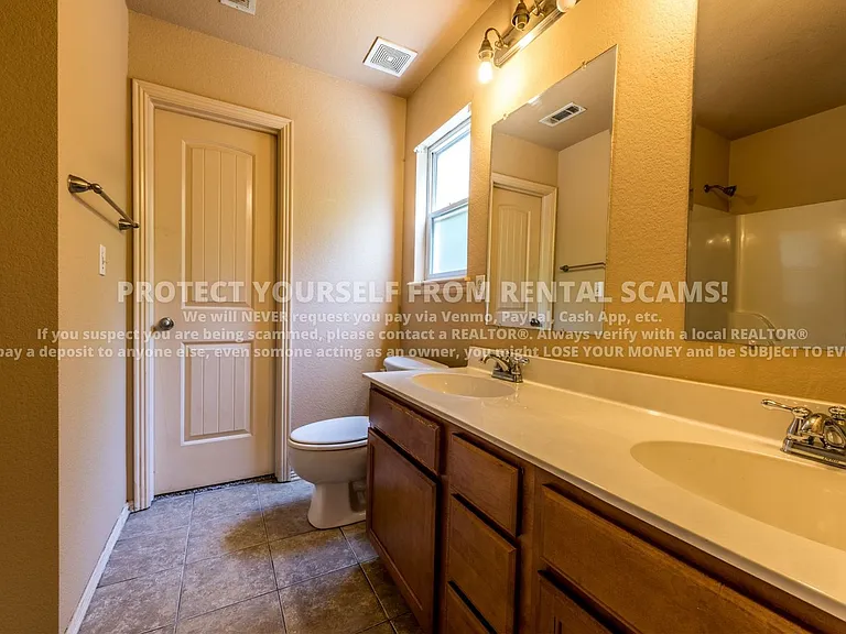 4334 W Pecan St — Photo 7