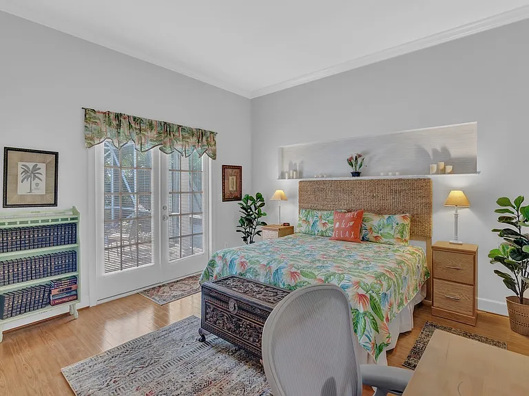 2225 Seaside St — Photo 12