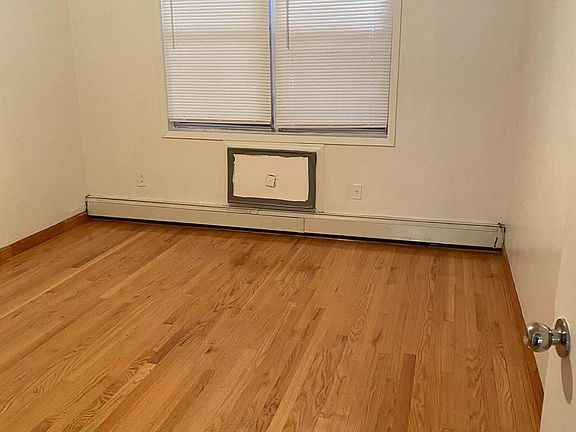 5th image of 121 32nd Ave #1