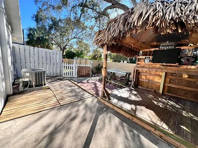 1 bed, 1.5 bath, 660 sqft, $1,275 — Photo 4