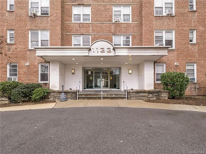 1st image of 1133 Midland Ave APT 4H
