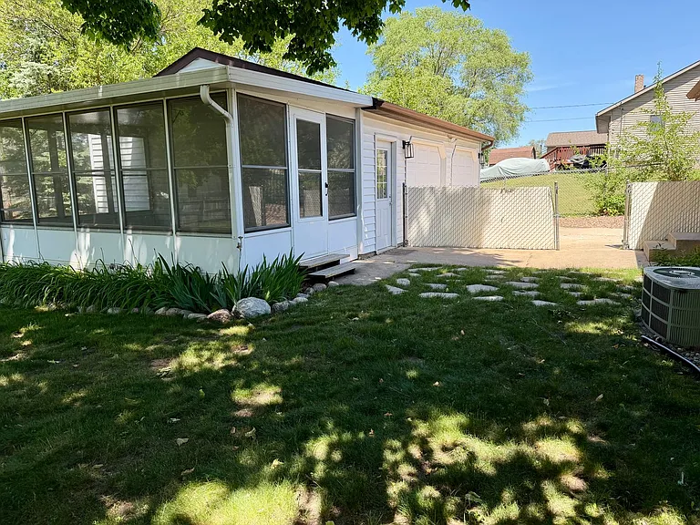 625-627 Sand Lake Rd — Photo 38