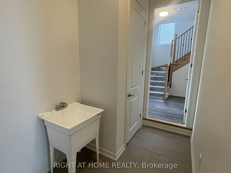 1054 Denton Dr — Photo 12