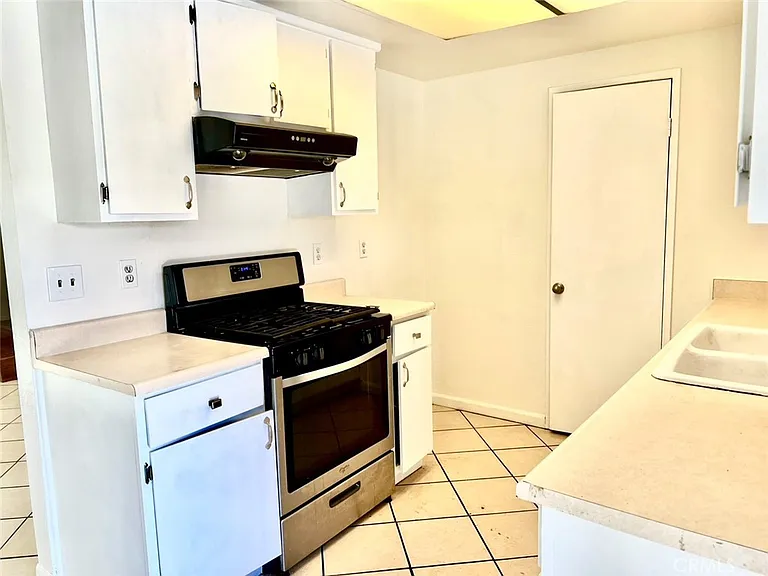 126 Lassen Pl #D — Photo 5