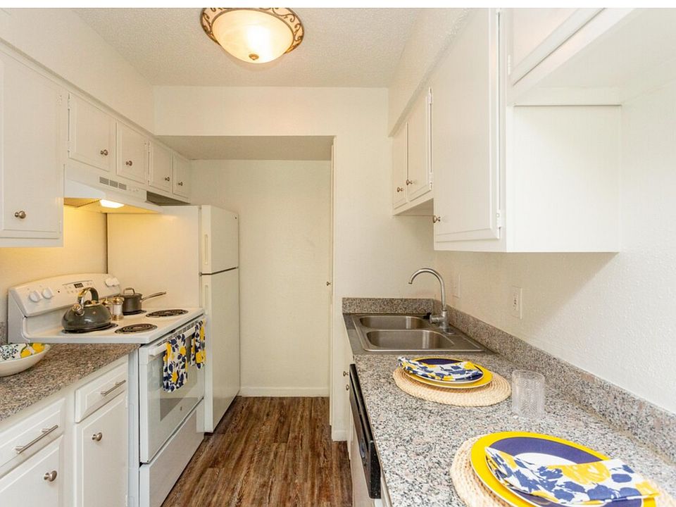 1st image of 4224 Ocean Dr #5-325