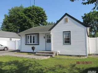 104 Birs Ave, Lindenhurst, NY 11757