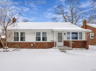 28027 Bohn St, Roseville, MI 48066