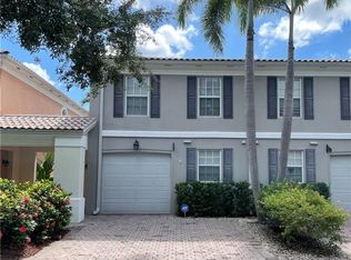 5637 Cove Cir, Naples, FL 34119