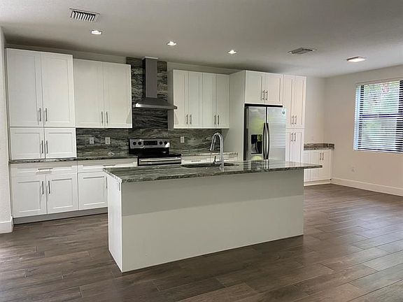 2nd image of 353 Bella Sol Way