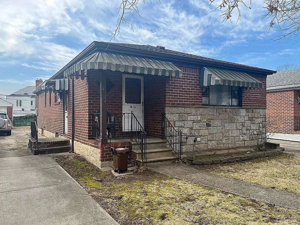 1st image of 5824 208th St