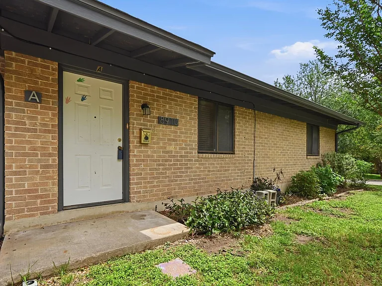 8910 Little Walnut Pkwy #A — Photo 5