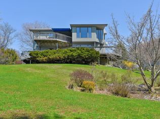 11 Farrington Rd, Montauk, NY 11954