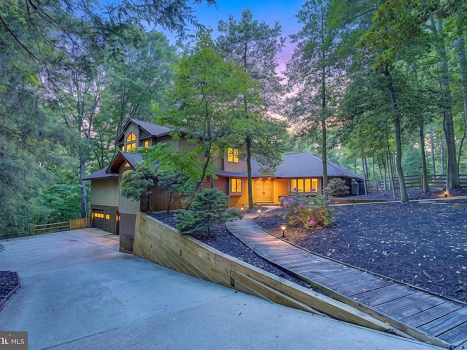 1st image of 613 Woodsmans Way