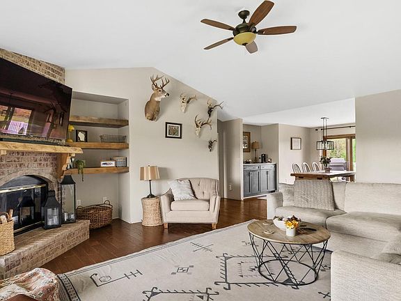 3rd image of 5177 Catalina COURT