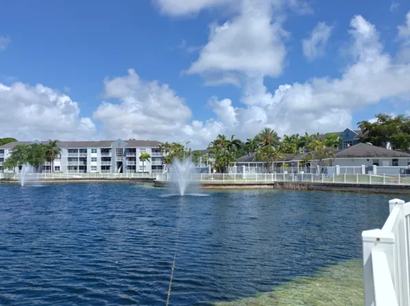 8610 SW 212th St APT 203, Cutler Bay, FL 33189