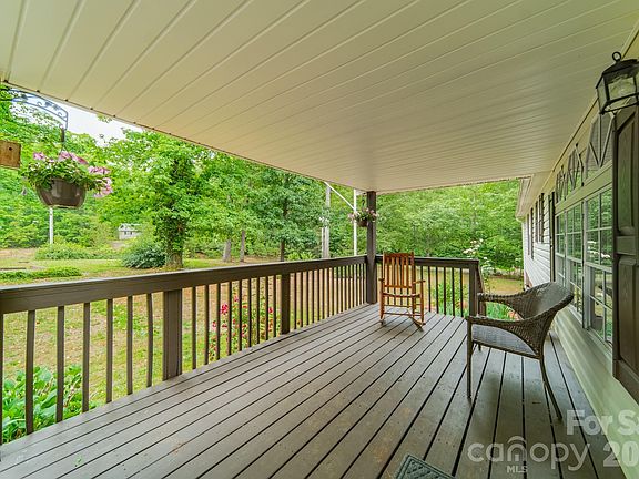 4th image of 13753 Saint Thomas Dr