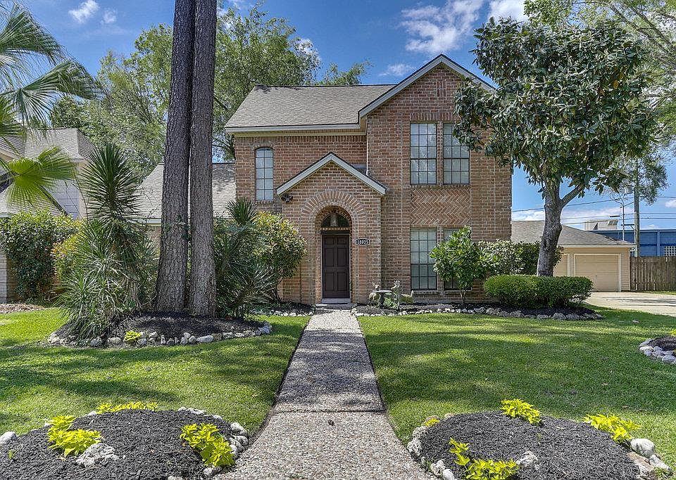 1st image of 18915 Walden Forest Dr