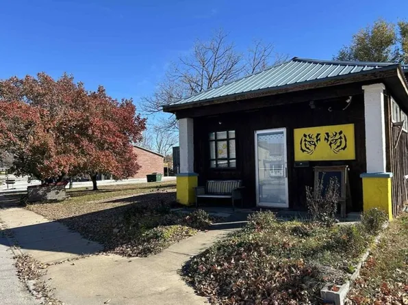 502 E Washington St, Cuba, MO 65453