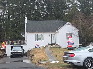 409 4th St, Green Lane, PA 18054