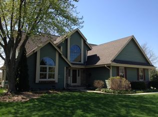 N71W14757 Terriwood Dr, Menomonee Falls, WI 53051