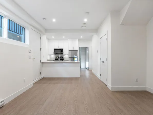 2644 Chesterfield Ave, North Vancouver, BC V7N 3M2