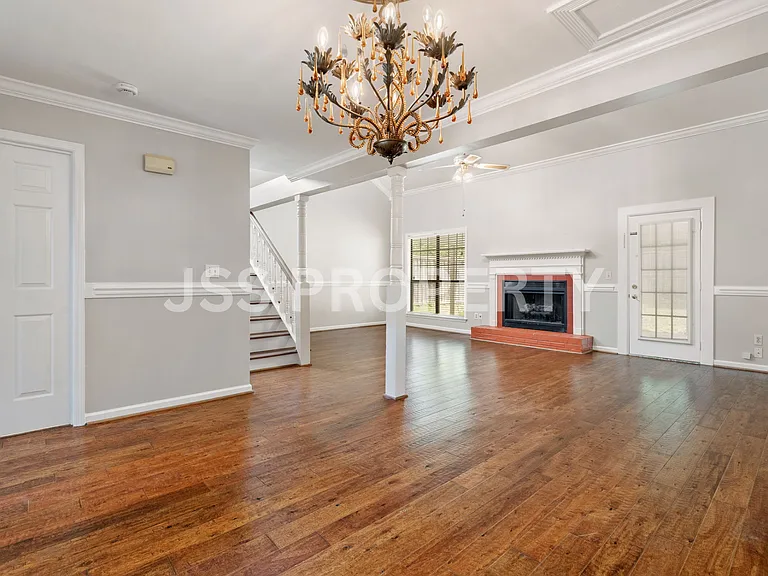2267 Cheshire Dr — Photo 13
