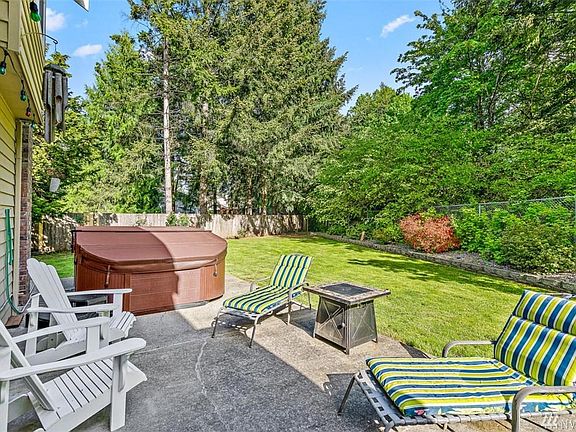 3rd image of 1344 Paradise Ct SE