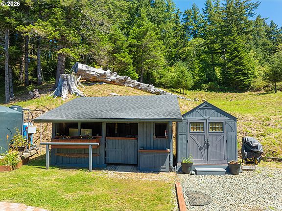 3rd image of 27837 Thimbleberry Rd