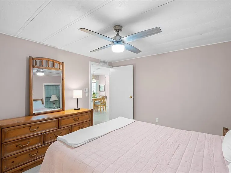 925 Iglesia Dr — Photo 16