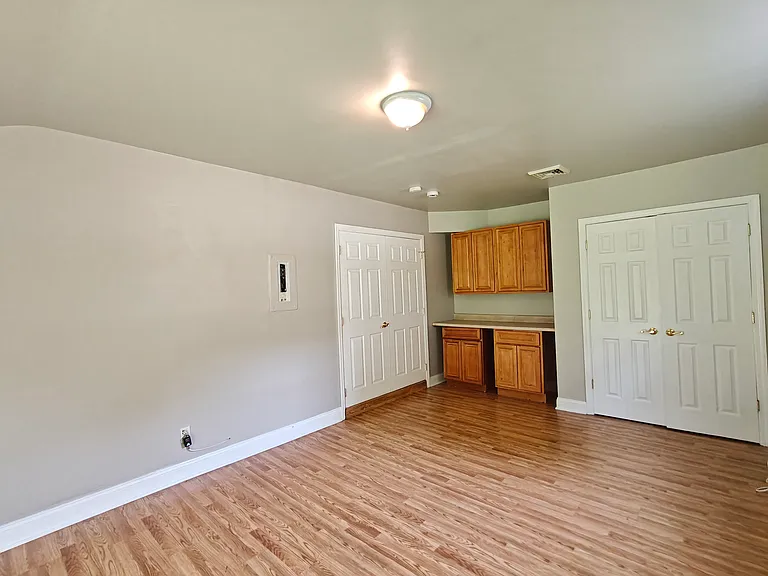 75 Mainbridge Ln — Photo 8