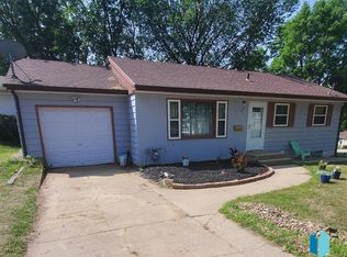 920 S Westmoor Dr, Sioux Falls, SD 57104