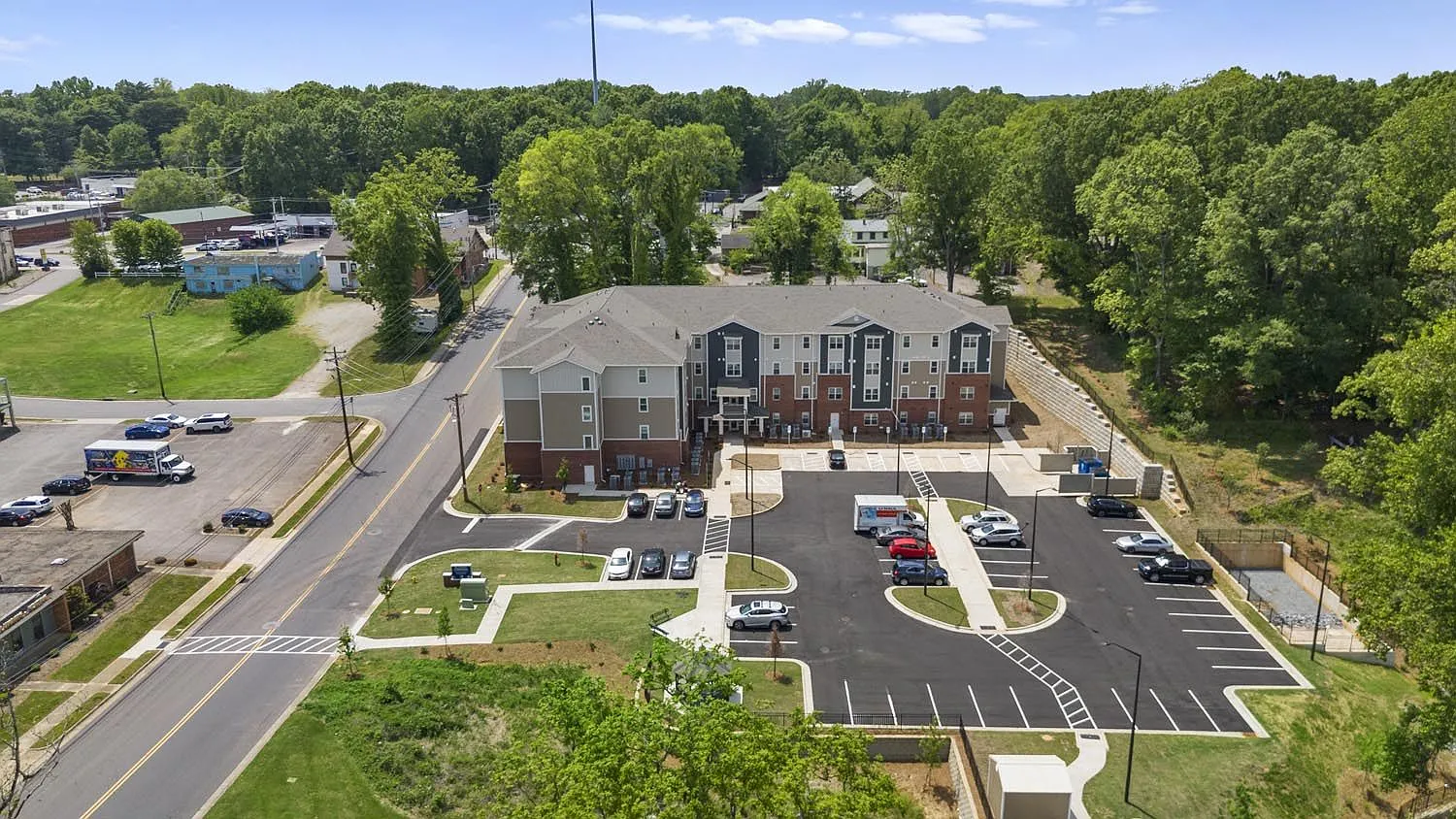 Bluebird Commons — Photo 4