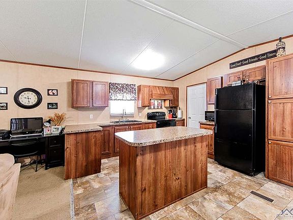 4th image of 171 Louise Ln